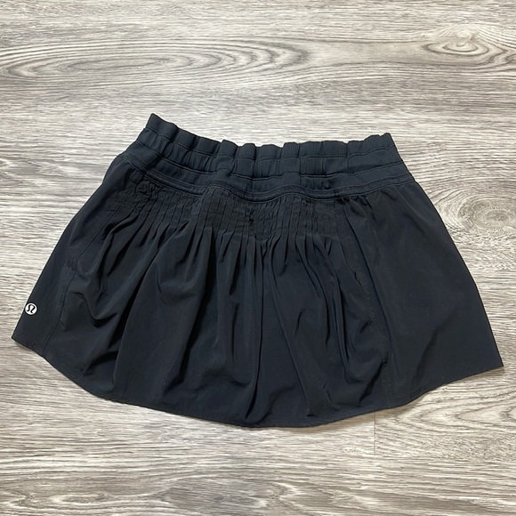 Lululemon Leader of the Track Tennis Skirt Skort Size 8 Black - Picture 4 of 7